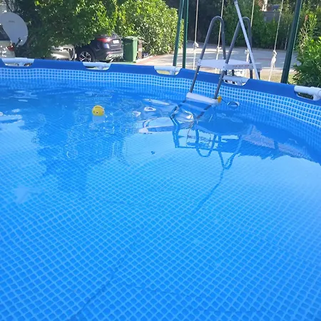 Spacious In With Private Garden Palit
